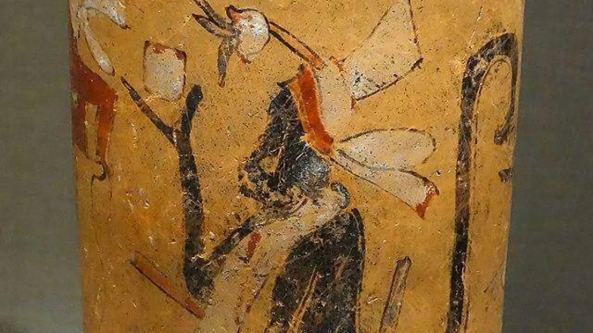 Vase with two seated monkeys and a cacao tree Mexico or Guatemala Central Maya area 600 900 AD earthenware and pigment De Young Museum DSC00652.JPG