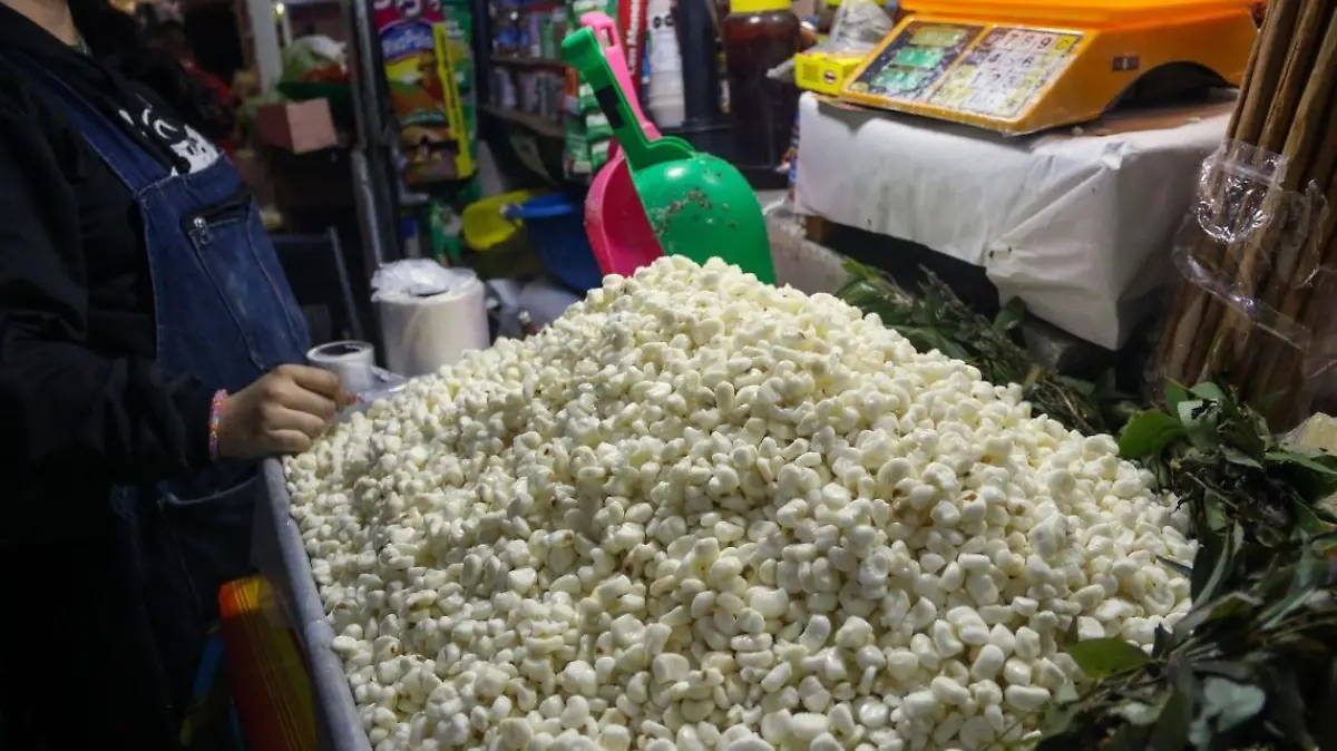 894412 Pozole compra en Mercado (2) web