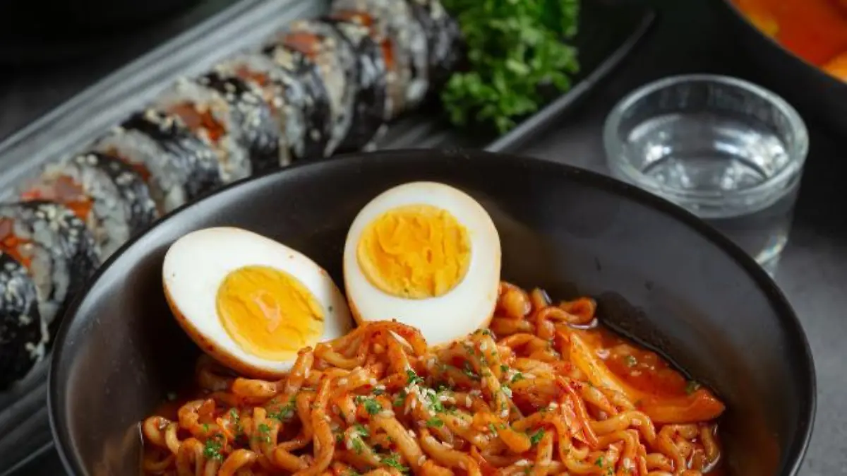 fideos instantaneos coreanos tteokbokki salsa picante coreana comida antigua