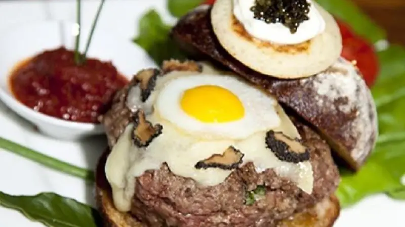 le burger extravaganza fb serendipity3 3 post 1