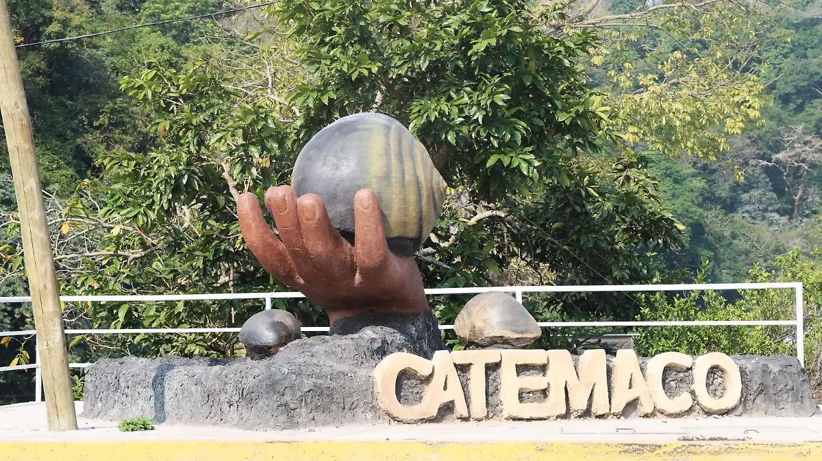 Monumento Tegogolo 5mar ricardo02