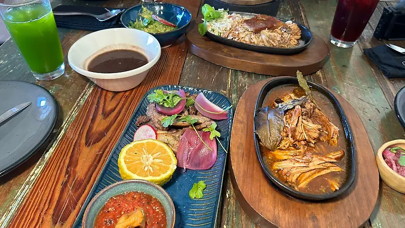 Pueblo Pibil  Monse Solis 2