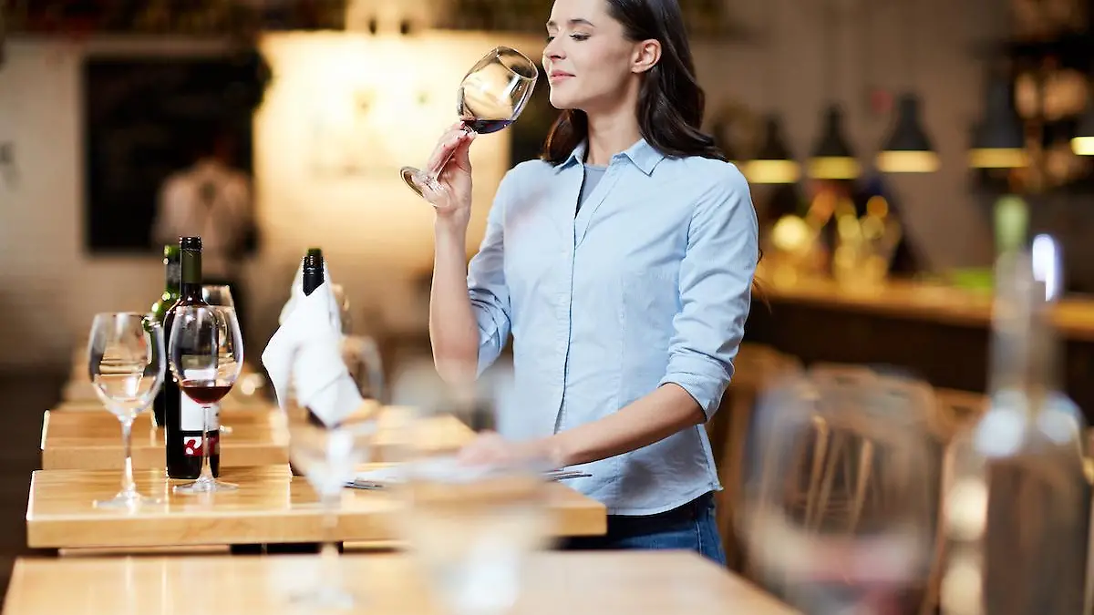 Restaurant sommelier