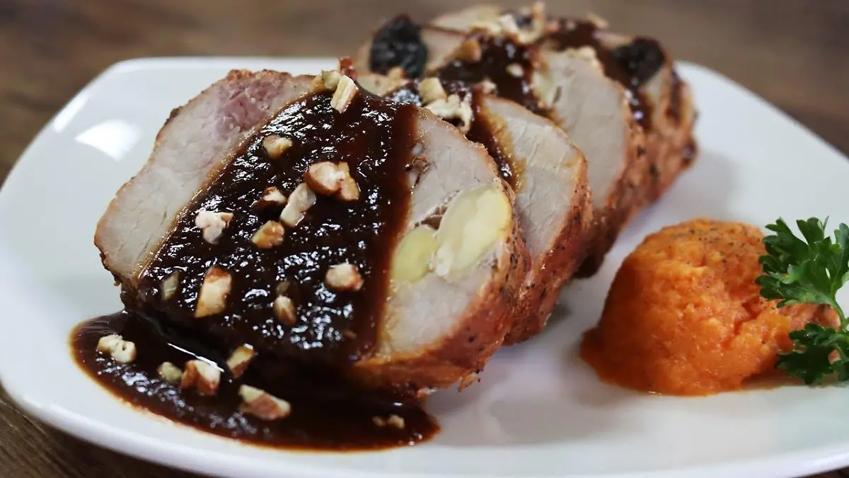 Lomo de cerdo en salsa de ciruela