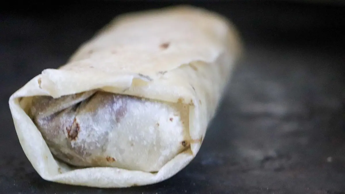 Burro de machaca en tortilal grande KIMBERLY ORTEGA 