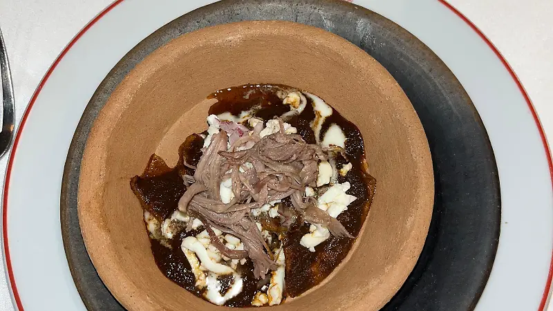 CASA IMPERIAL CHILAQUILES CON BARBACOA