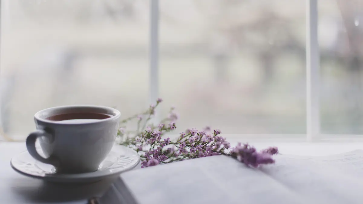 sixteen miles out SvbDNnbipj0 unsplash 1