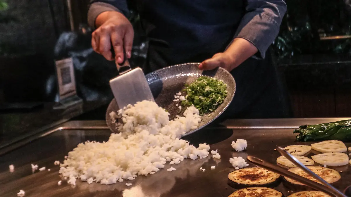 Teppan Grill Miriam Moriyama Sushi Woman Aderezo 71