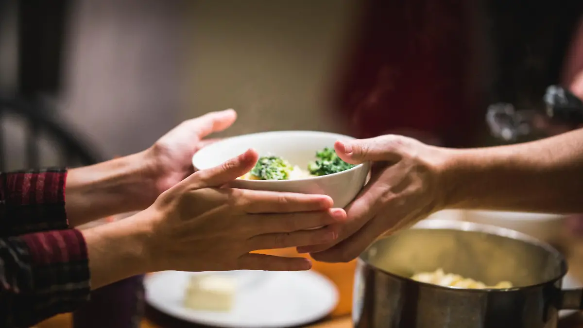 dan dealmeida 4aM QE HRLw unsplash