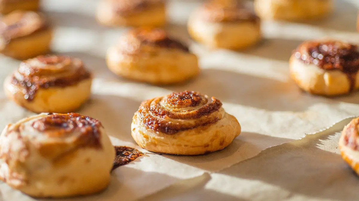 cinnamon roll g44c860c33 1920