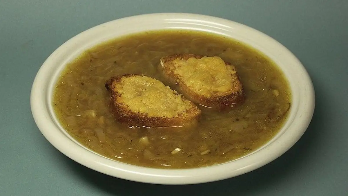 800px Zwiebelsuppe RZ