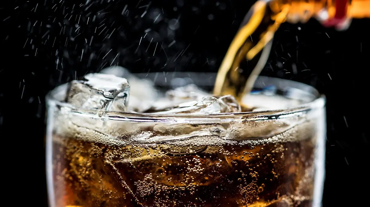 fizzy cola drink macro shot 123