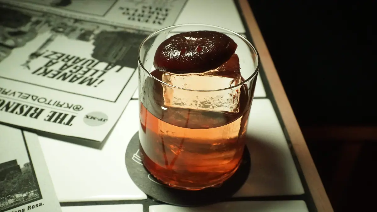 Todo el personal tiene un trago que contar; además, encontrarás la descripción de cada receta en la carta