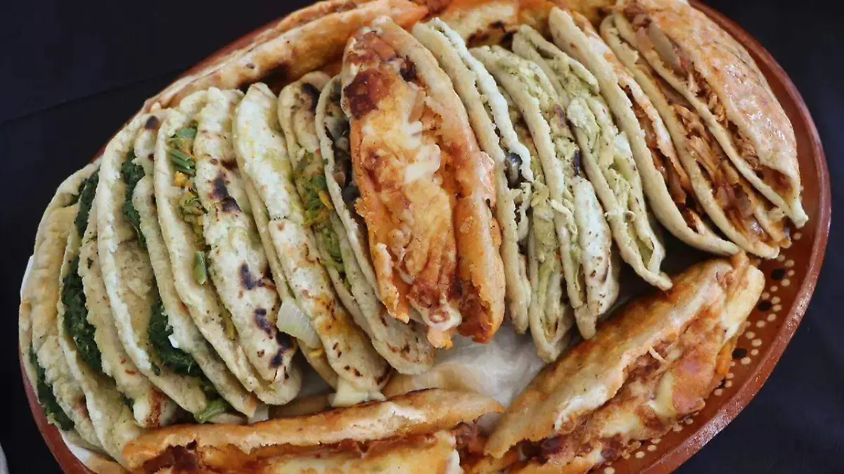 En Hidalgo, el Festival de la Gordita 2025 honra este platillo icónico y enaltece la identidad del pueblo Hñahñu con el lema Orgullosamente Hñahñus.