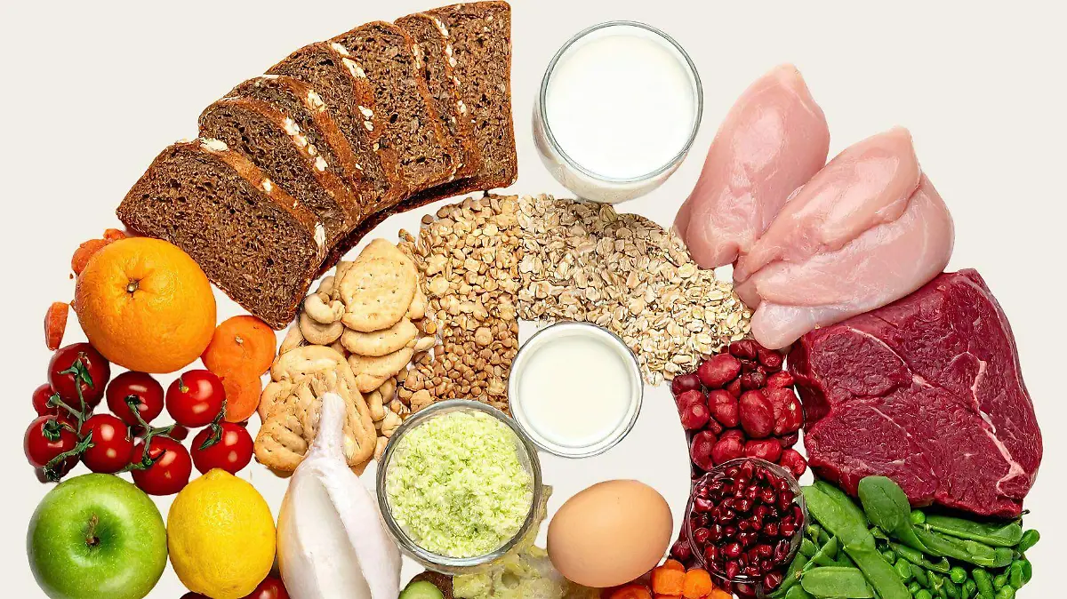 Carne, verduras, frutas y productos lácteos ocupan los niveles más altos del nuevo modelo alimentario.