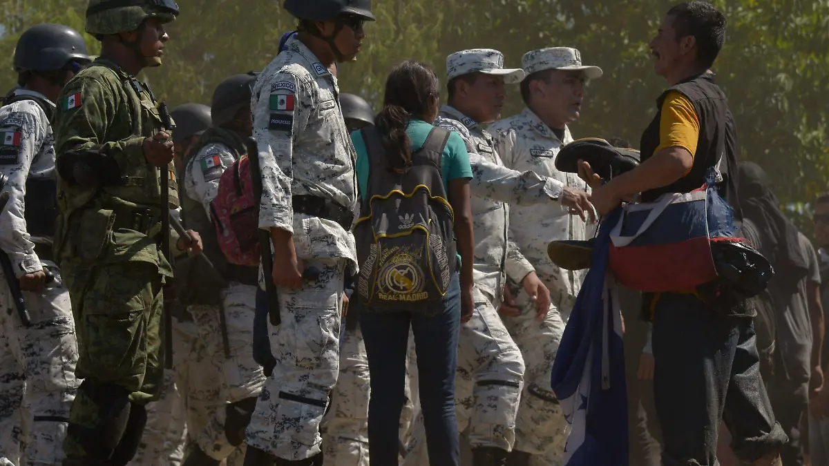 739685_Migrantes Cruzan Masivamente Frontera Sur-14_impreso