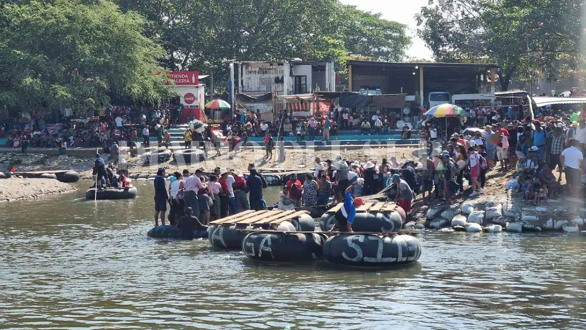 Balsas en el río Suchiate