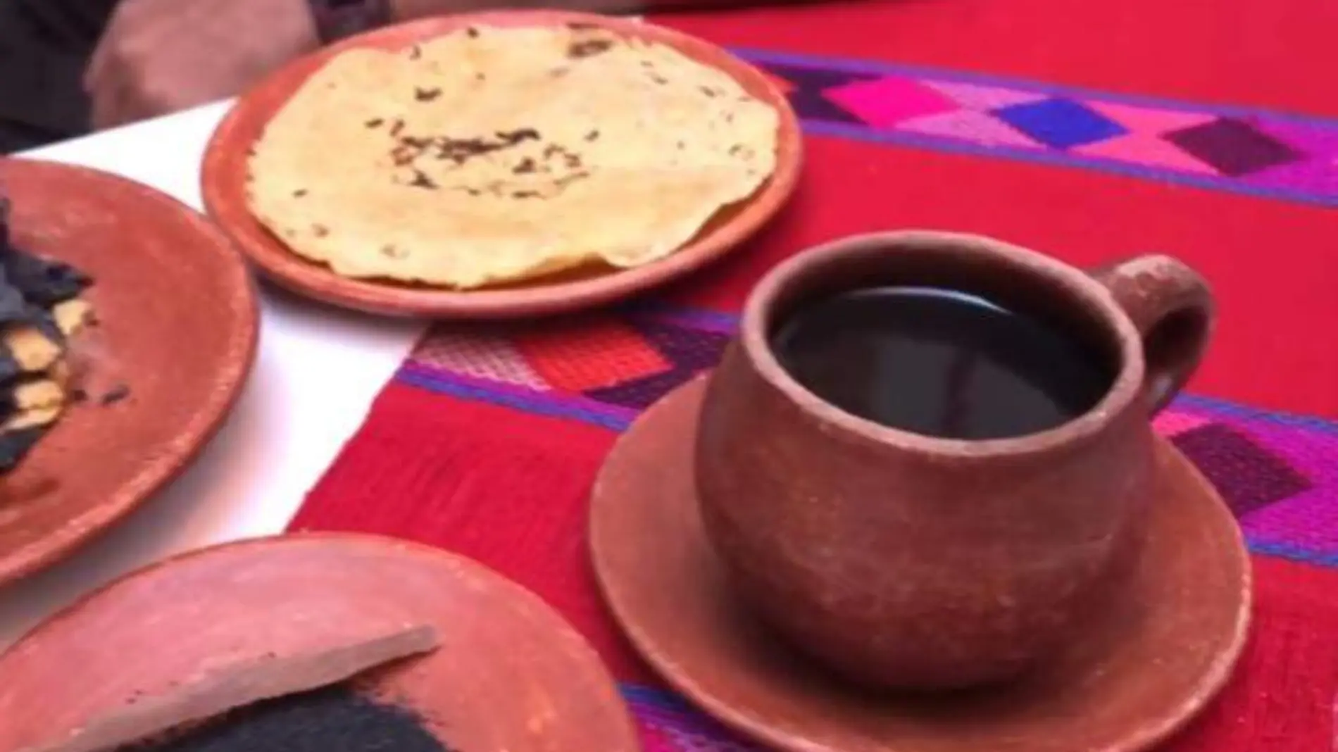 cafe-con-tortillas-quemadas