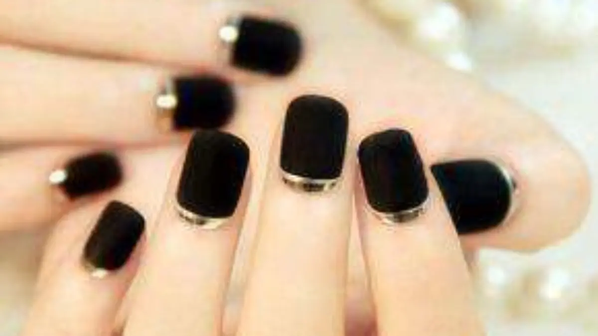 uñas francés invertido