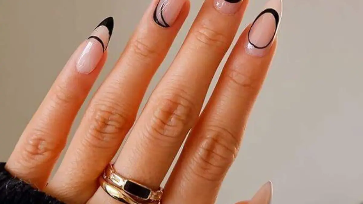 uñas negras sicodelicas