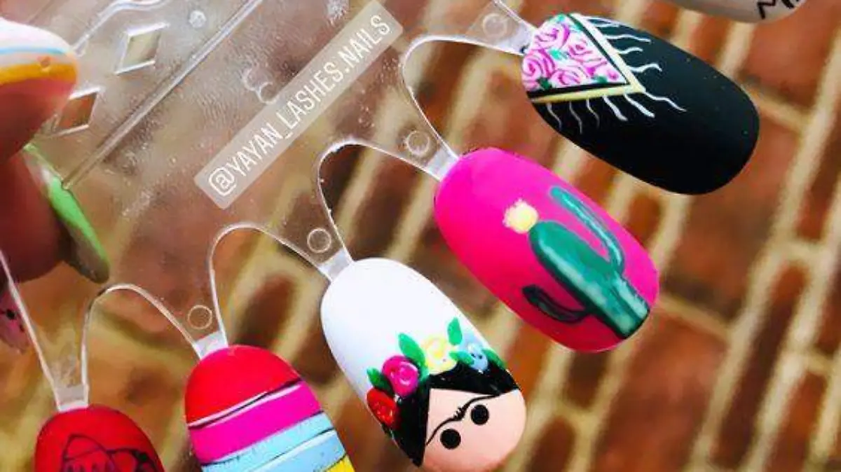 uñas de elementos icónicos de la Cultura Mexicana