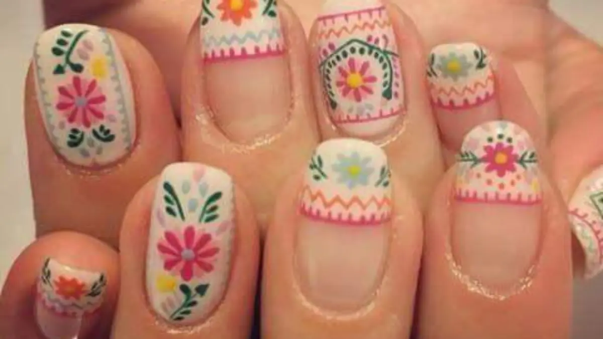 Uñas con florecitas