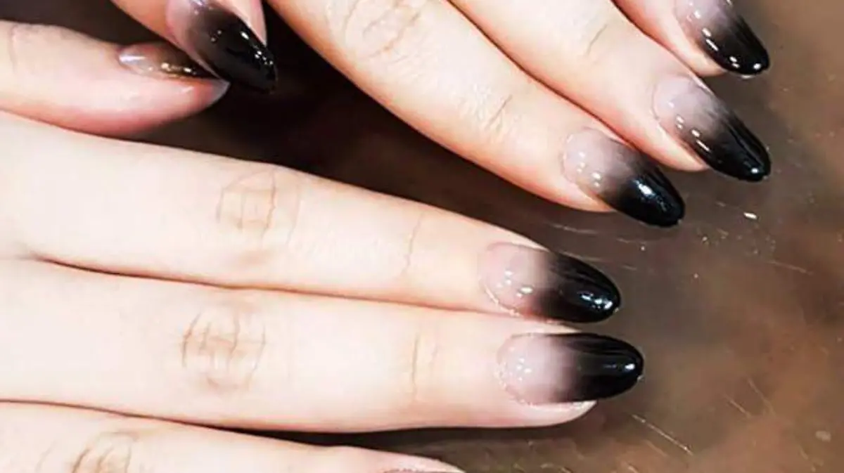 uñas negro degradado