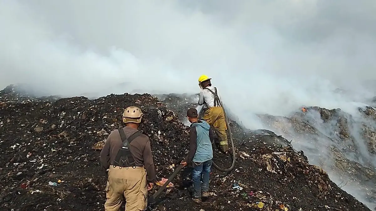 sofocan incendio en el basurero de Tapachula
