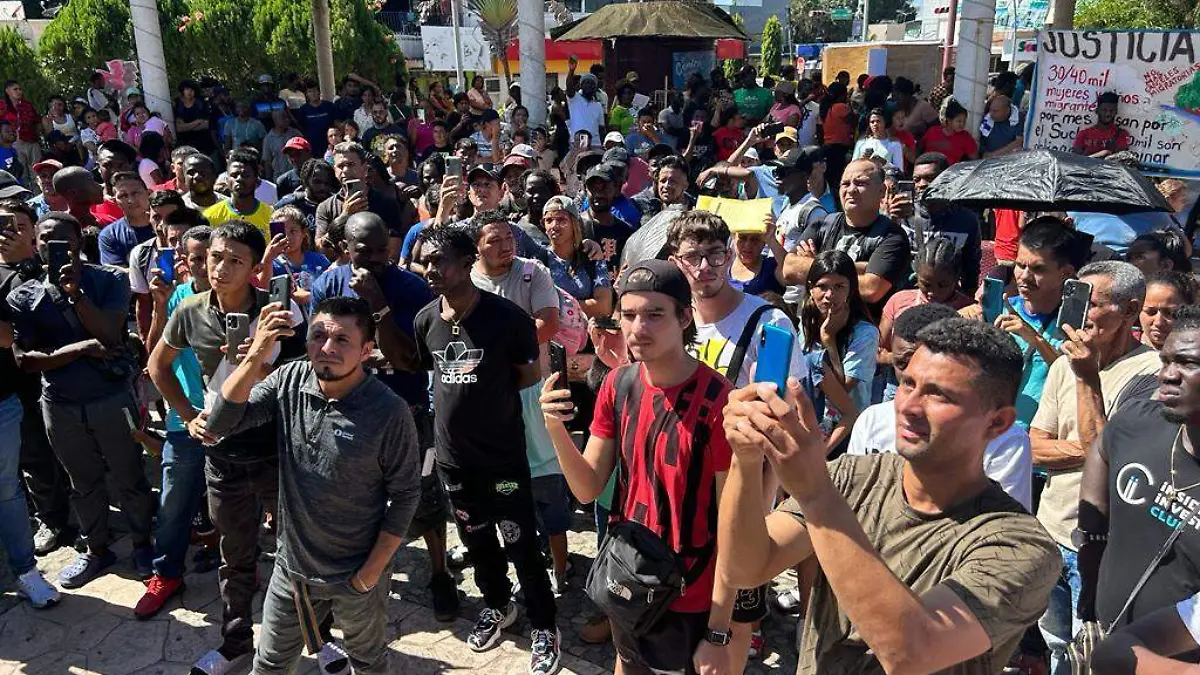 migrantes en el parque bicentenario