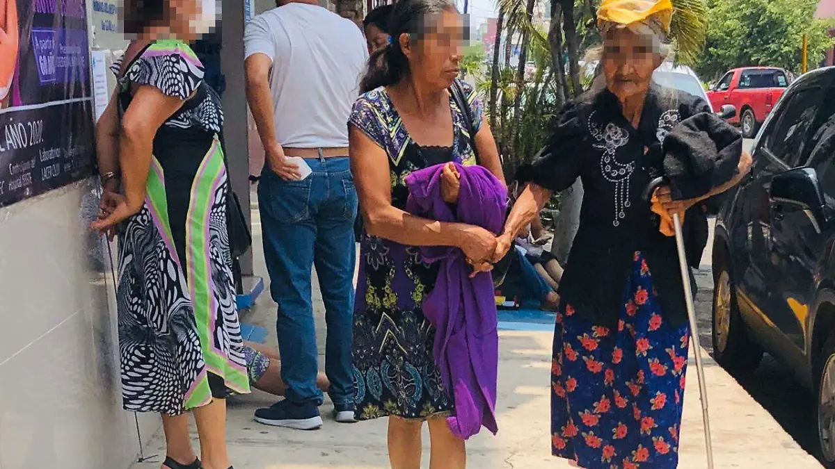 abuelitos-atencion-medica-pandemia