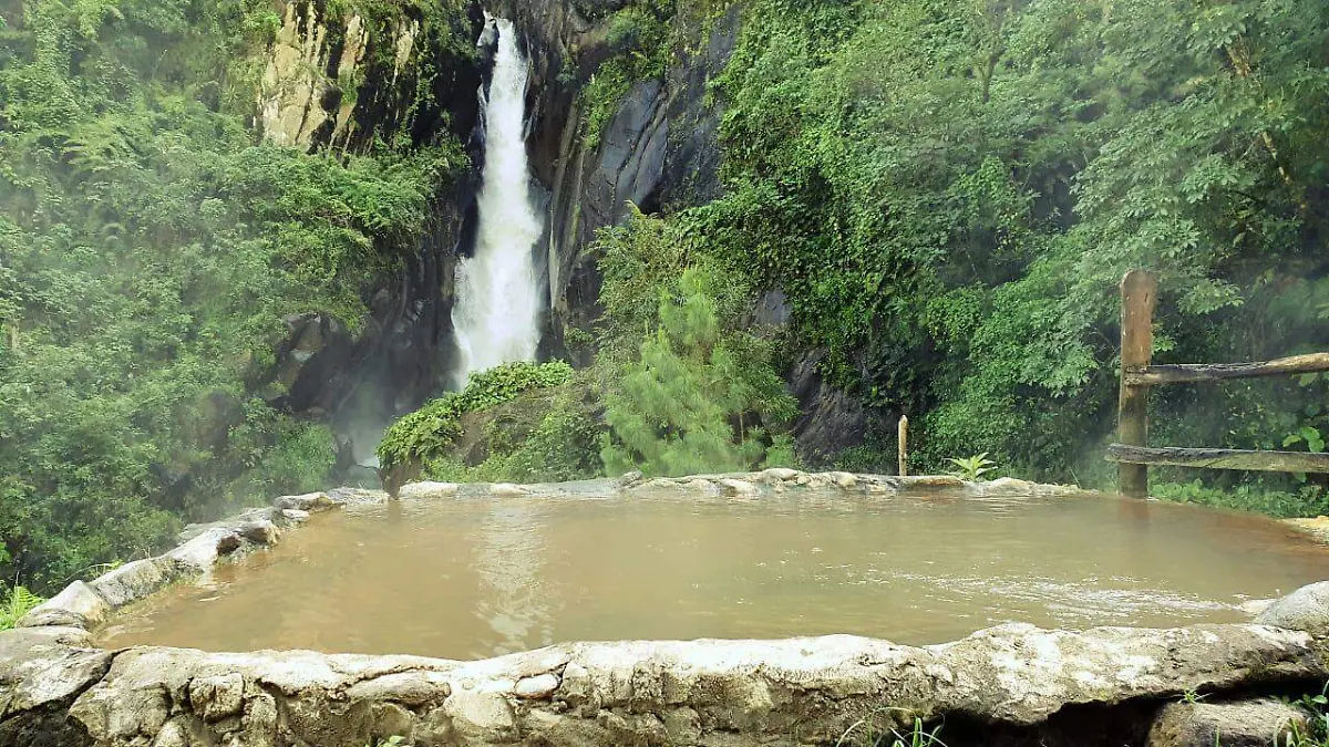 cascada en Reserva de la Biosfera del Volcán Tacaná