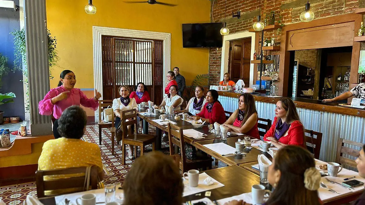 mujeres de organización 50+1