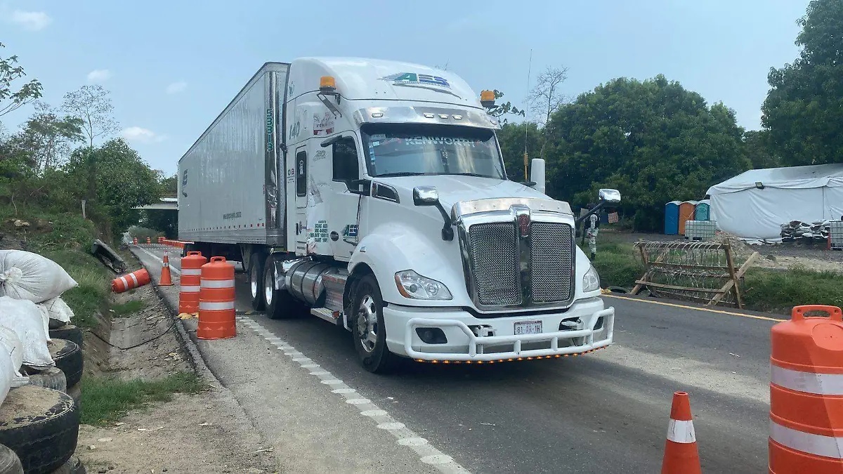trailer involucrado en choque