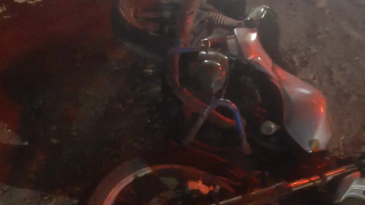 motocicleta atropellada