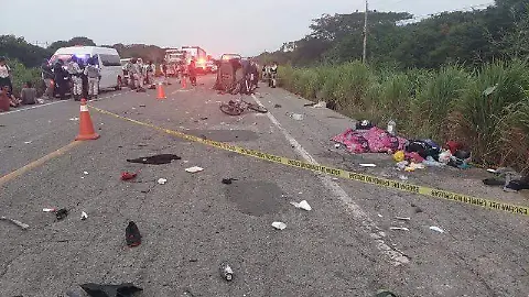 Accidente en carretera panamericana deja dos migrantes muertos y 17 heridos  - Diario del Sur | Noticias Locales, Policiacas, sobre México, Chiapas y el  Mundo