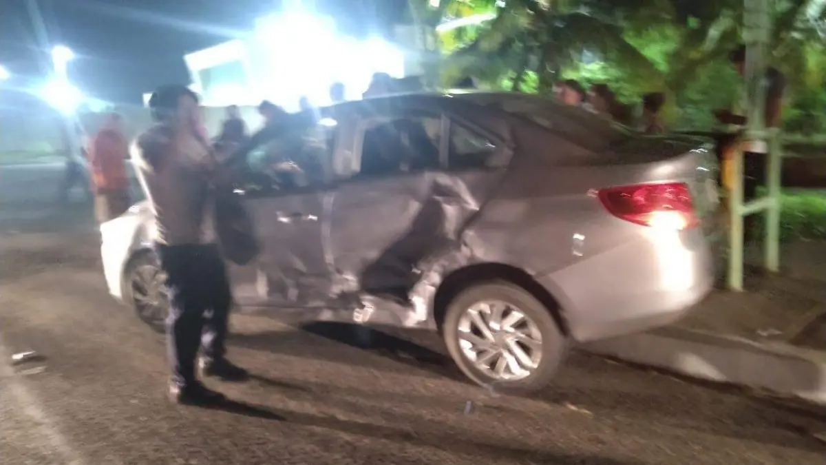 automóvil impactado en accidente