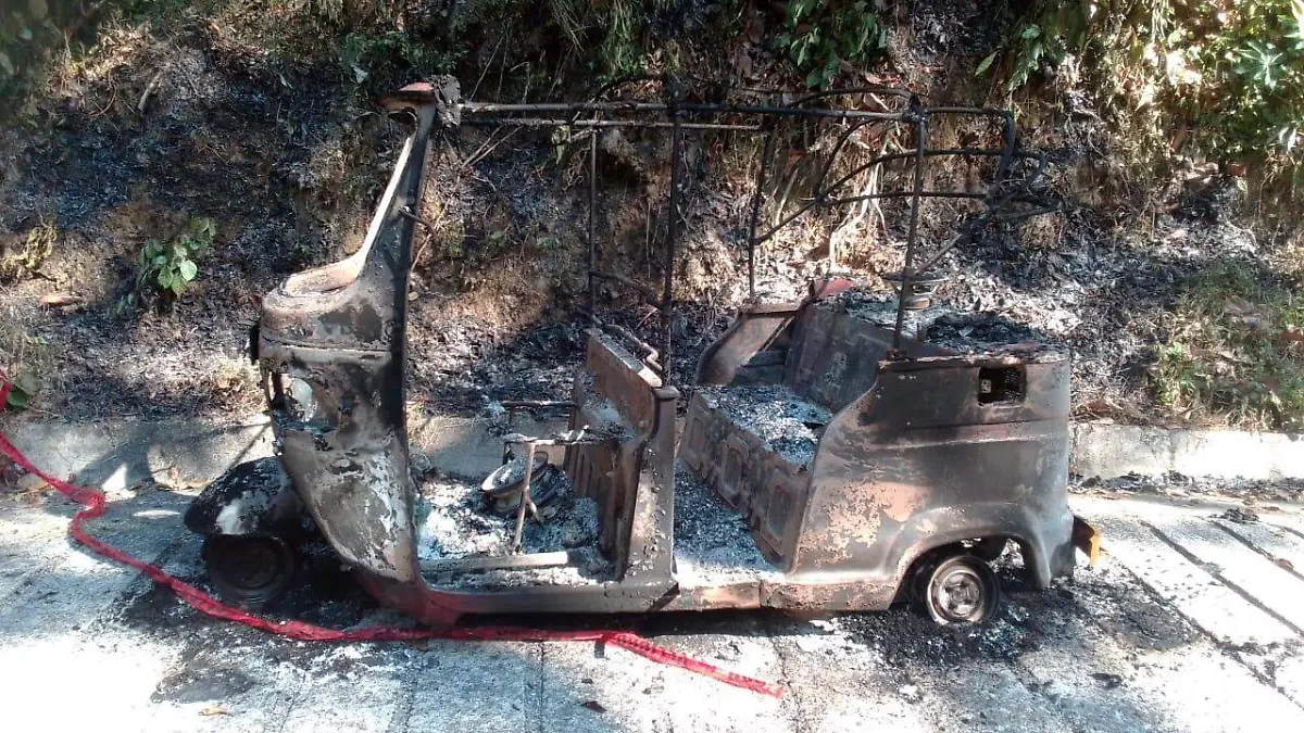 vehiculo reducido a chatarra 1 