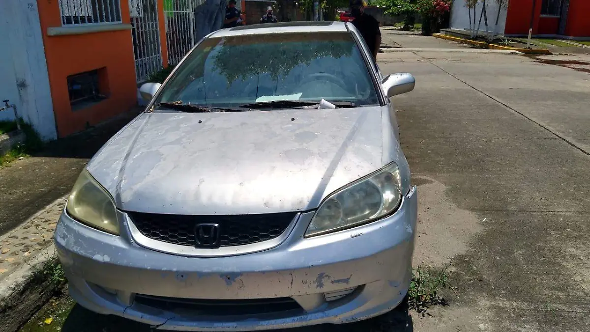 Auto abandonado