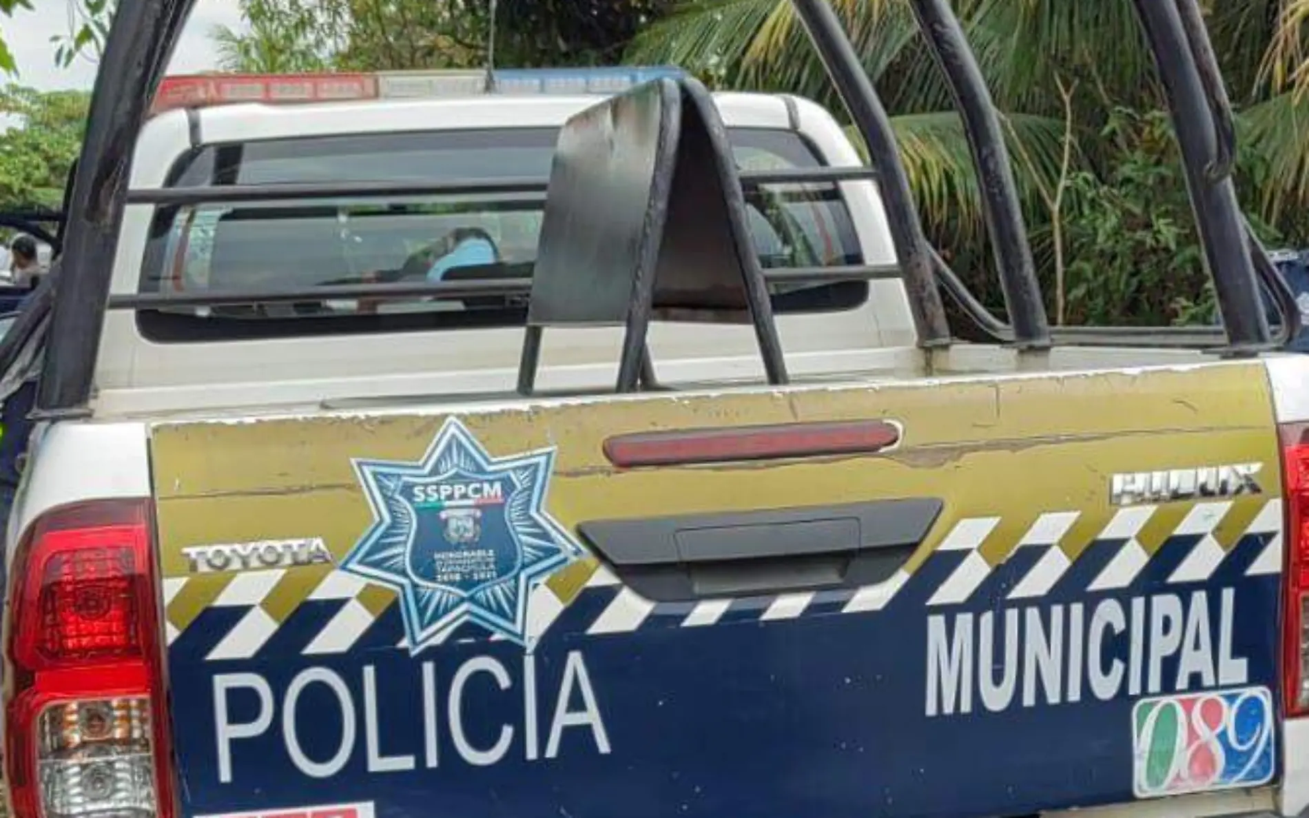 Policía