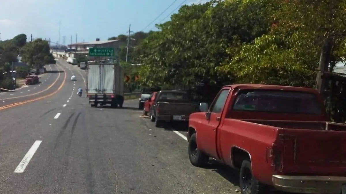 VEHICULOS EN LA COSTERA