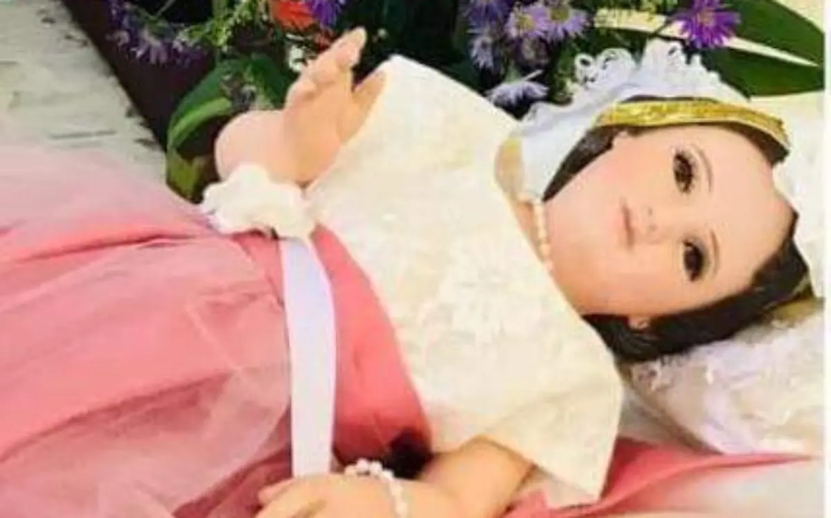 Niña virgen de iglesia 1
