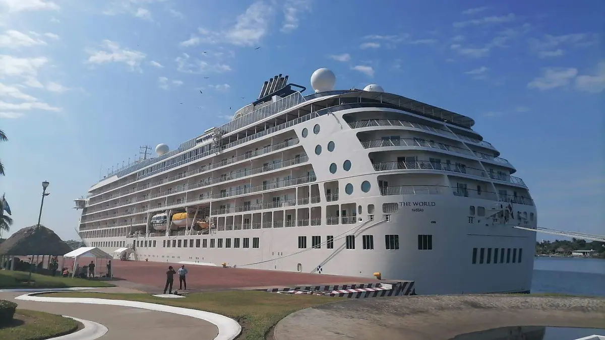 crucero the world