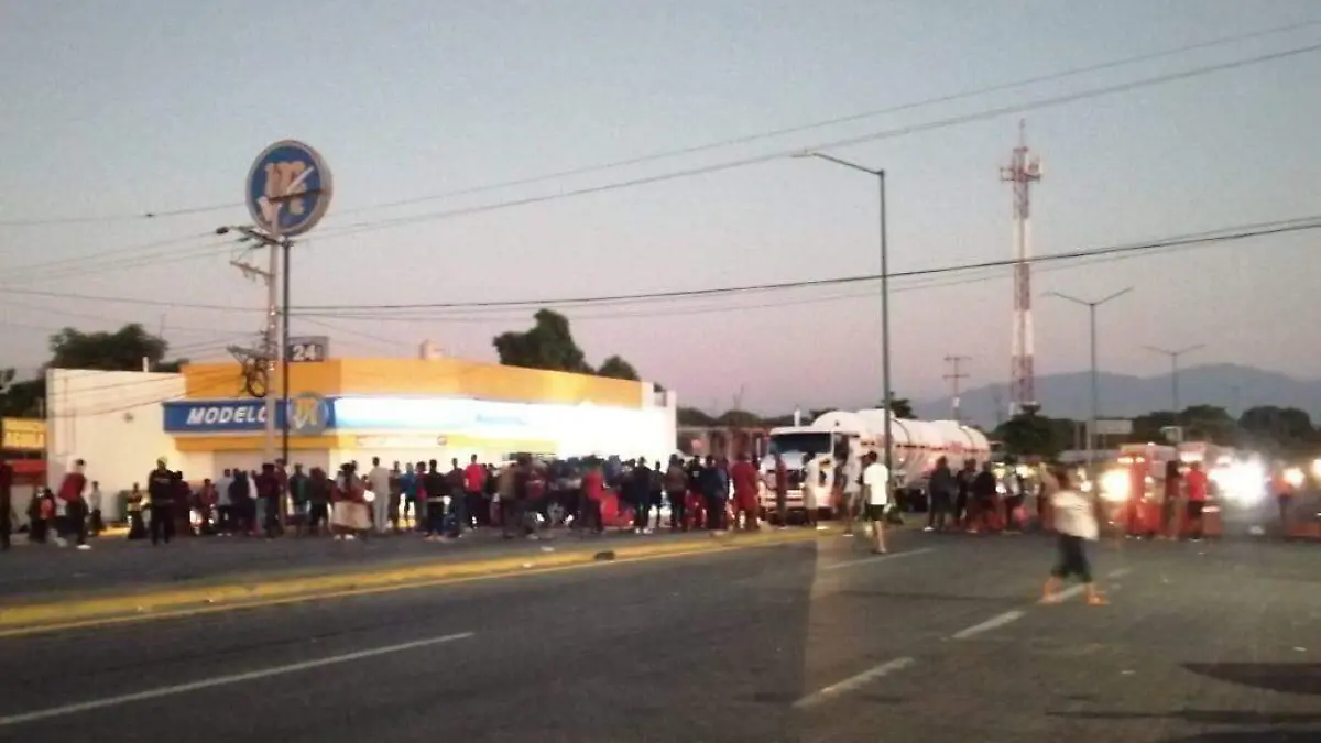 migrantes bloqueo 1