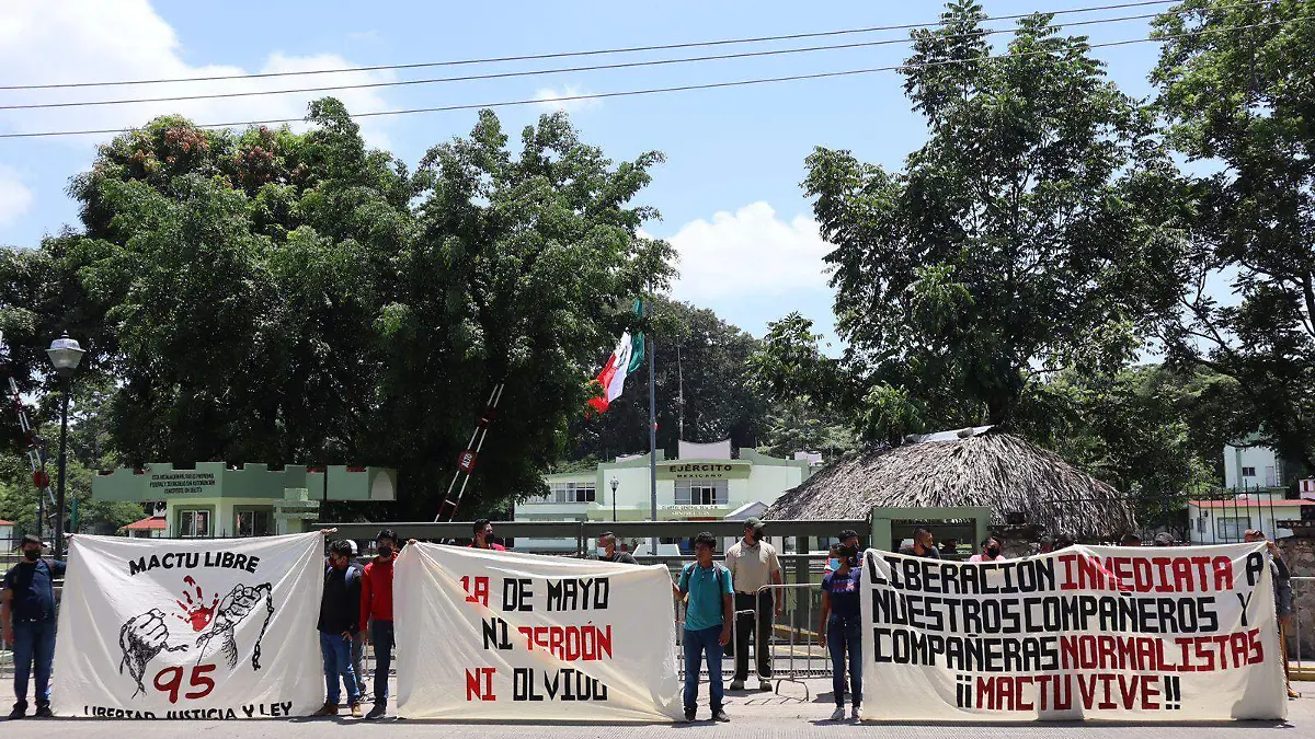 amlo en la 36 zona militar 1