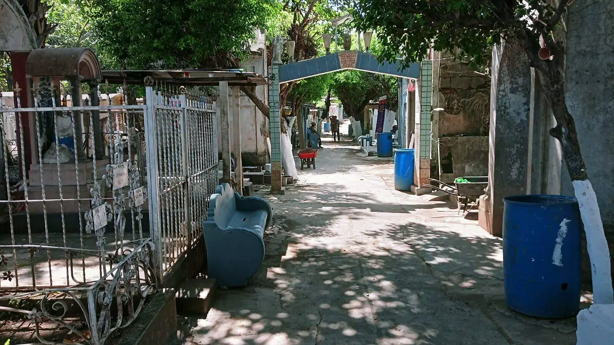 corredor del panteón municipal