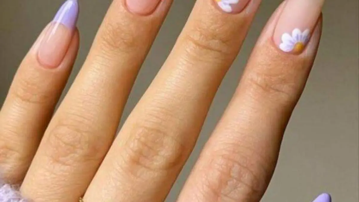 uñas pastel con flores