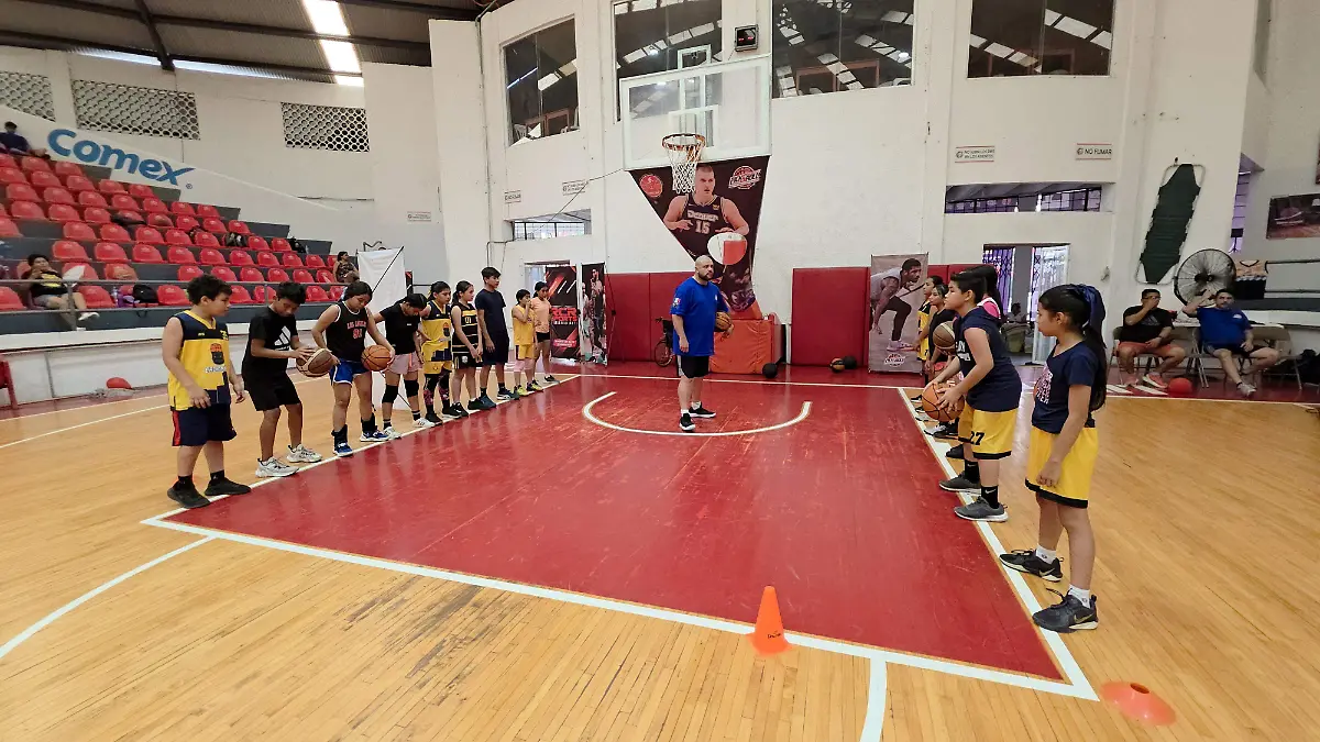 Campamento de básquetbol 