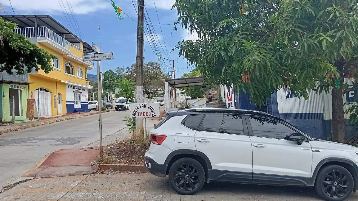 Autos mal estacionados