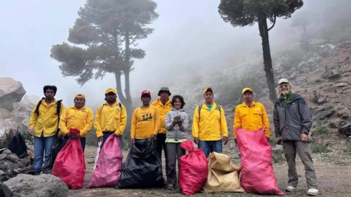 Limpieza en el volcán Tacaná