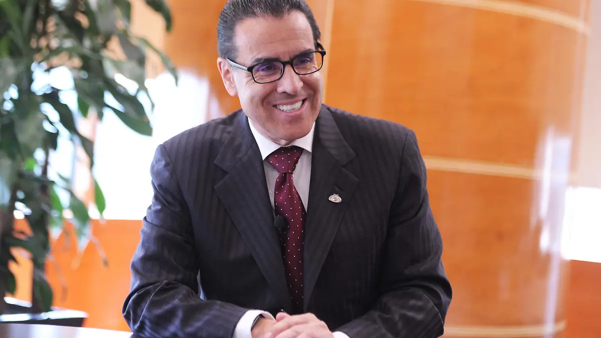 ALEJANDRO VALENZUELA-BANCO AZTECA-mauricio huizar (4)